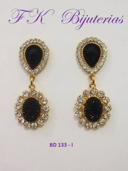 BD 133 - I, Brinco banhado com strass cristal e pedra preta