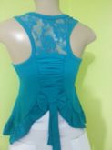 Blusa regata com detalhe nas costas